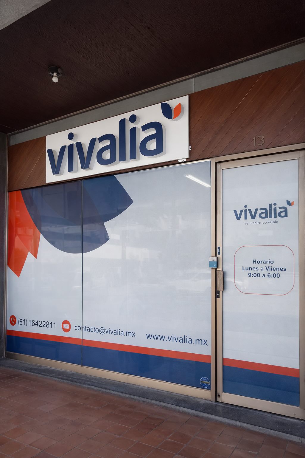 Imagen corporativa en vidrio